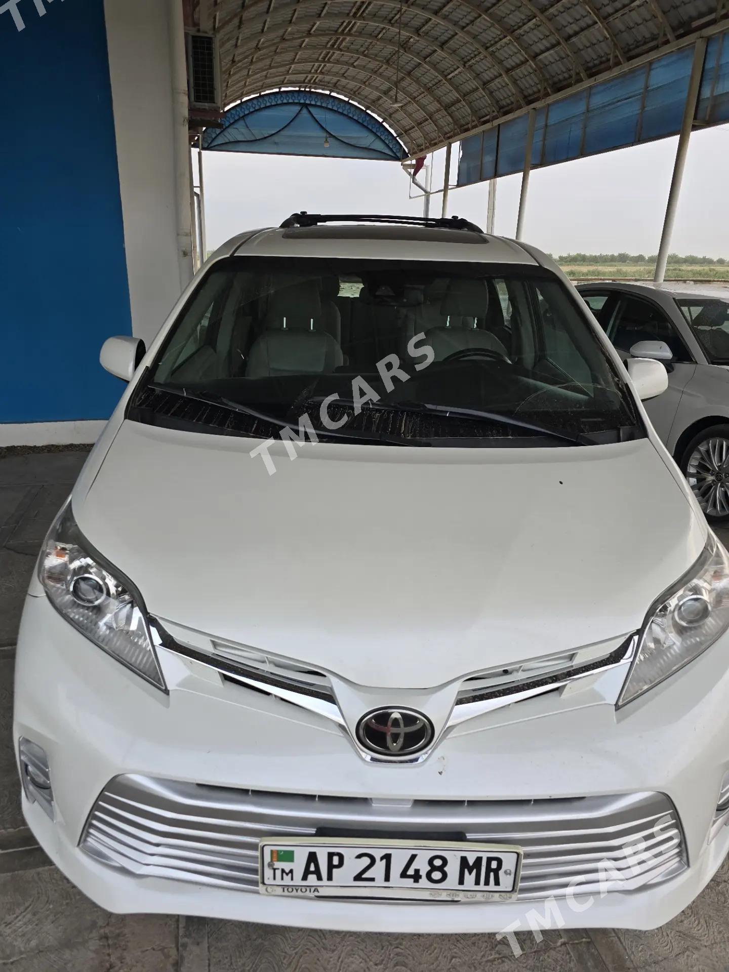Toyota Sienna 2020 - 450 000 TMT - Мары - img 3