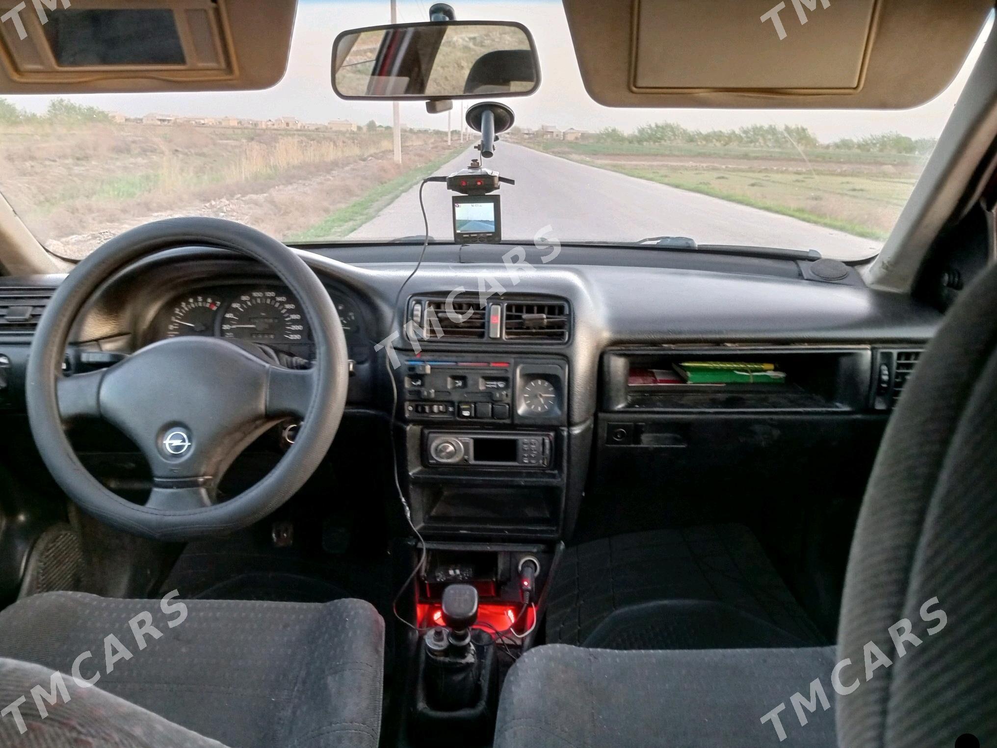 Opel Vectra 1991 - 23 000 TMT - Mary - img 6