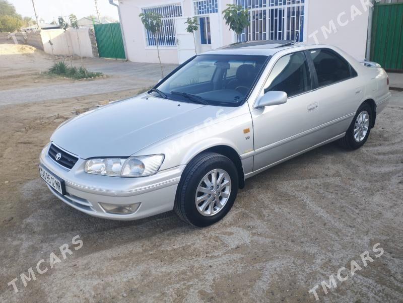 Toyota Camry 2001 - 170 000 TMT - Ёлётен - img 2