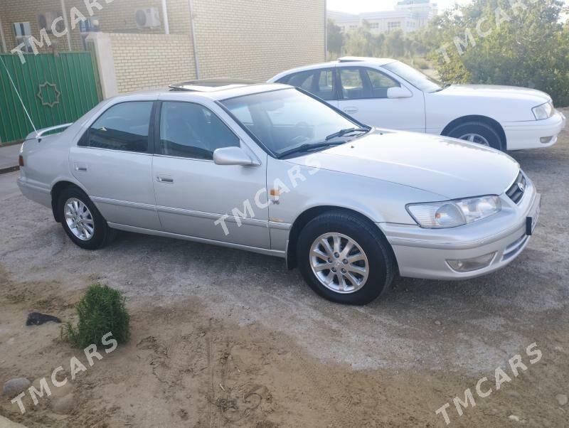 Toyota Camry 2001 - 170 000 TMT - Ёлётен - img 4