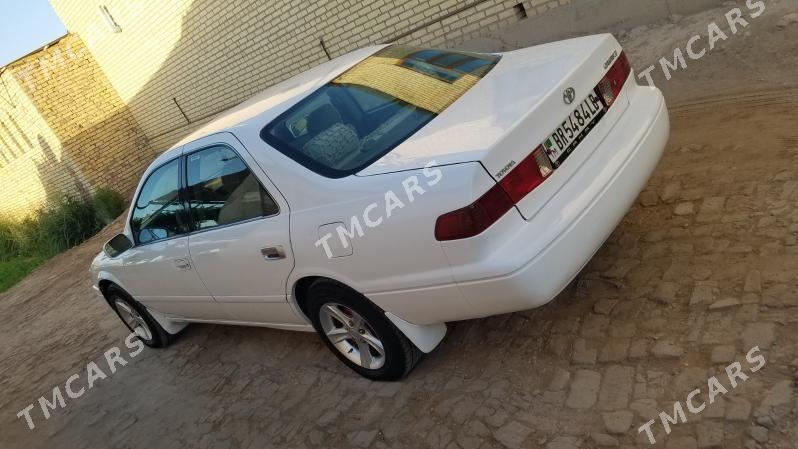 Toyota Camry 2000 - 132 000 TMT - Garabekewül - img 3