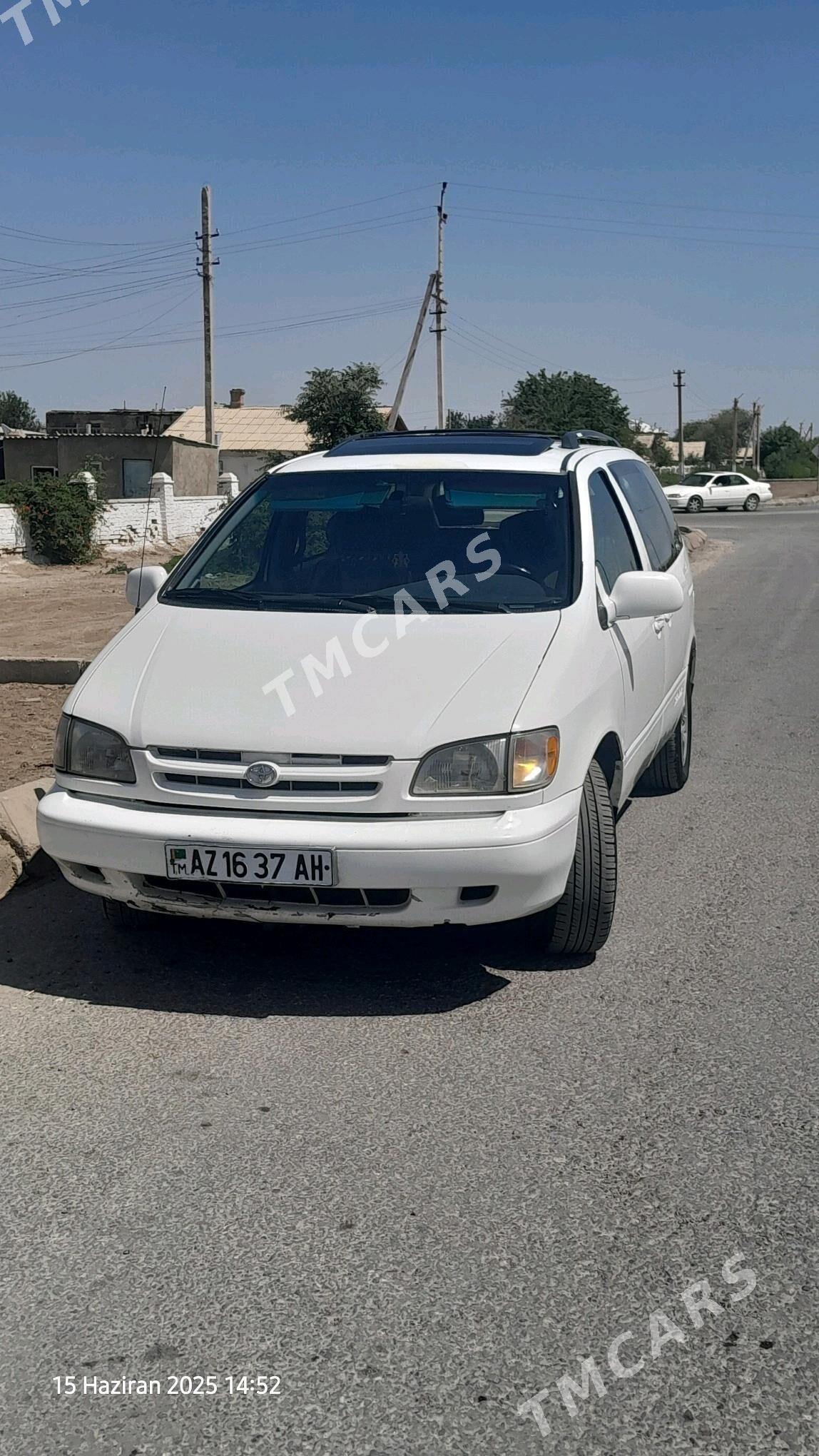 Toyota Sienna 1999 - 150 000 TMT - Теджен - img 2