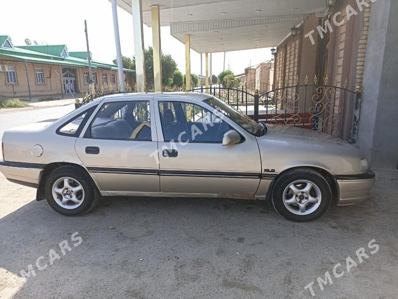 Opel Vectra 1990 - 35 000 TMT - Çärjew - img 4