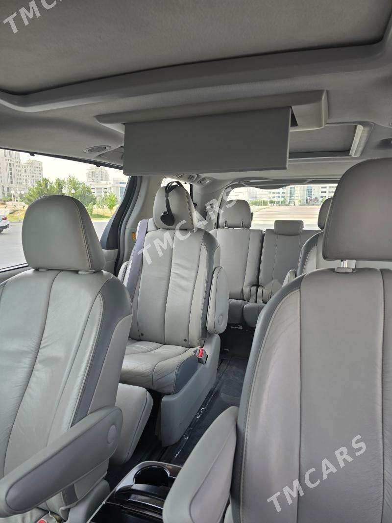 Toyota Sienna 2011 - 320 000 TMT - 1 мкр - img 2