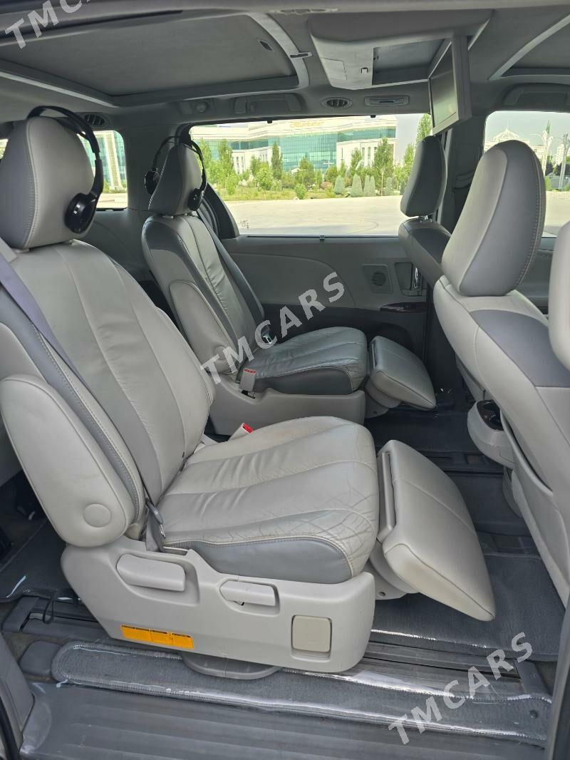Toyota Sienna 2011 - 320 000 TMT - 1 мкр - img 6