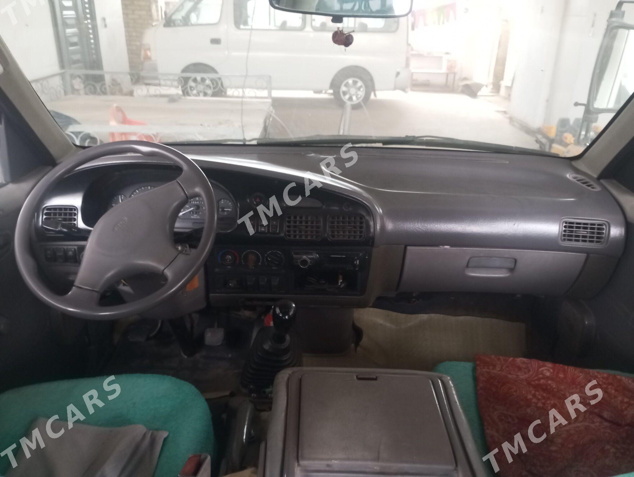 Toyota Hiace 2004 - 75 000 TMT - Türkmenabat - img 3