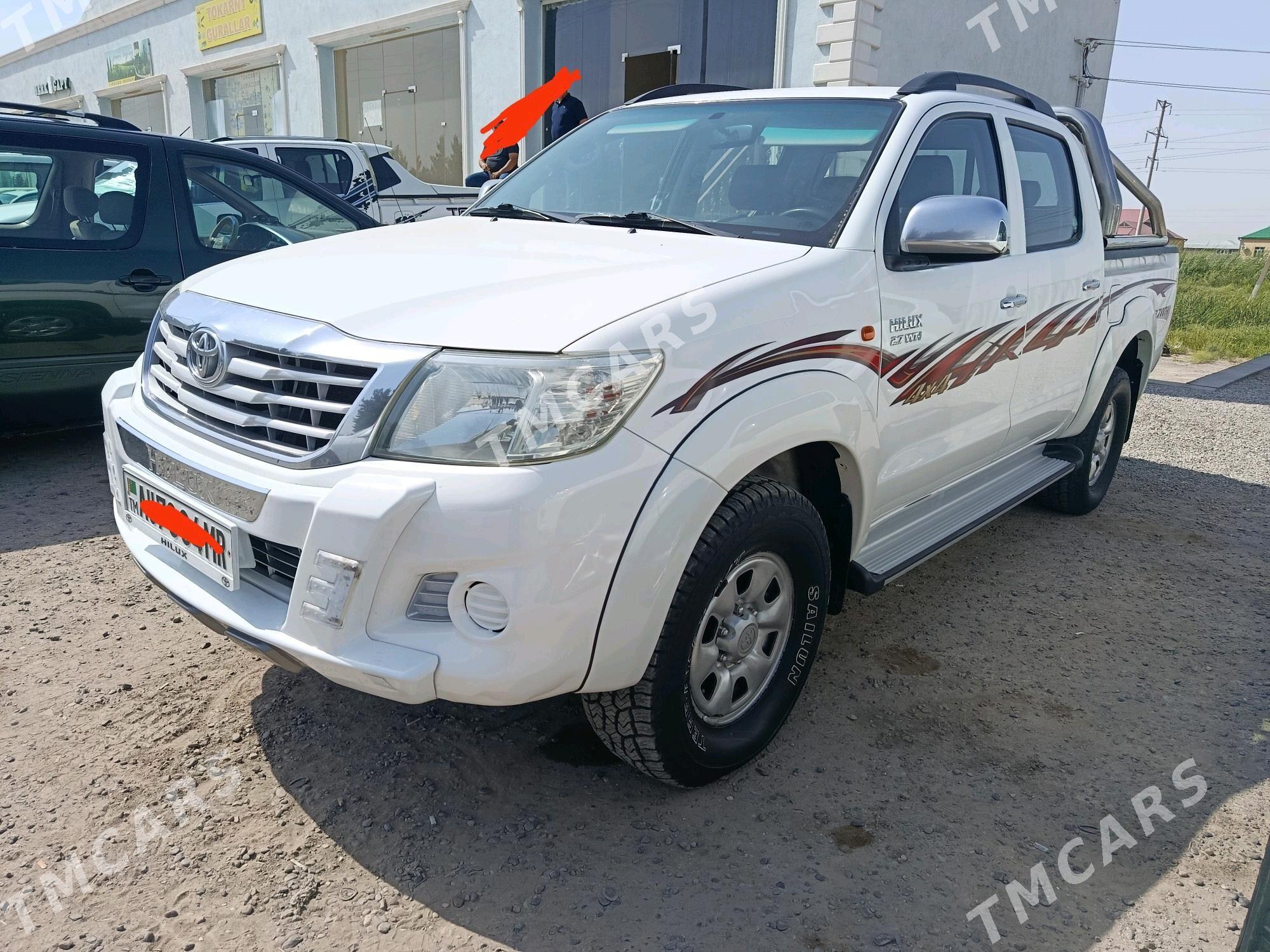 Toyota Hilux 2012 - 330 000 TMT - Мары - img 3