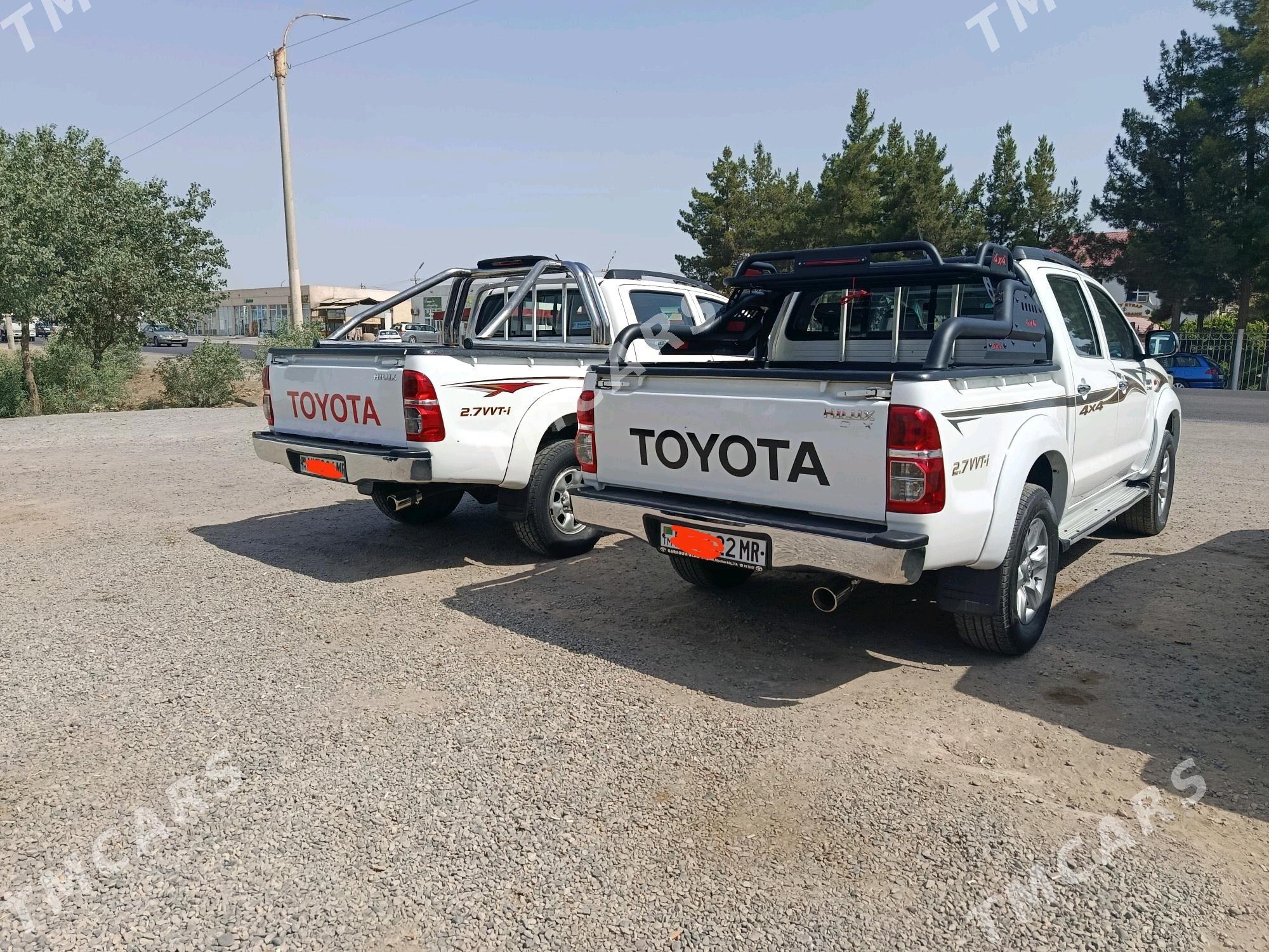 Toyota Hilux 2012 - 330 000 TMT - Мары - img 2