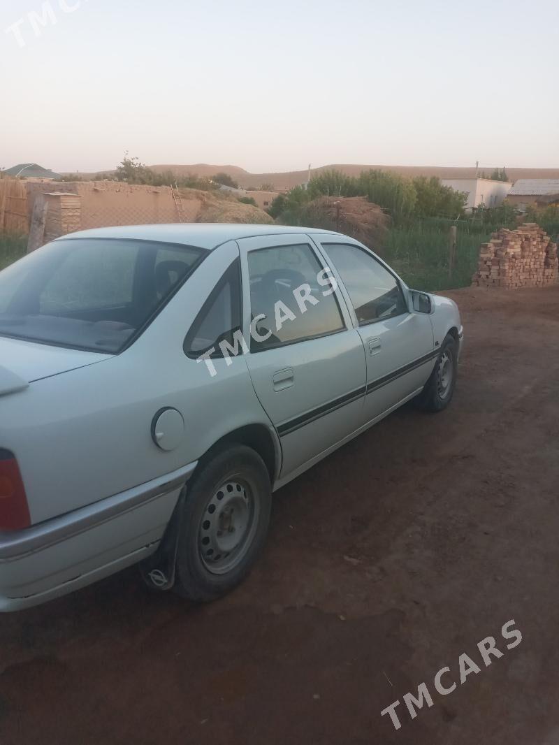 Opel Vectra 1992 - 30 000 TMT - Фарап - img 2
