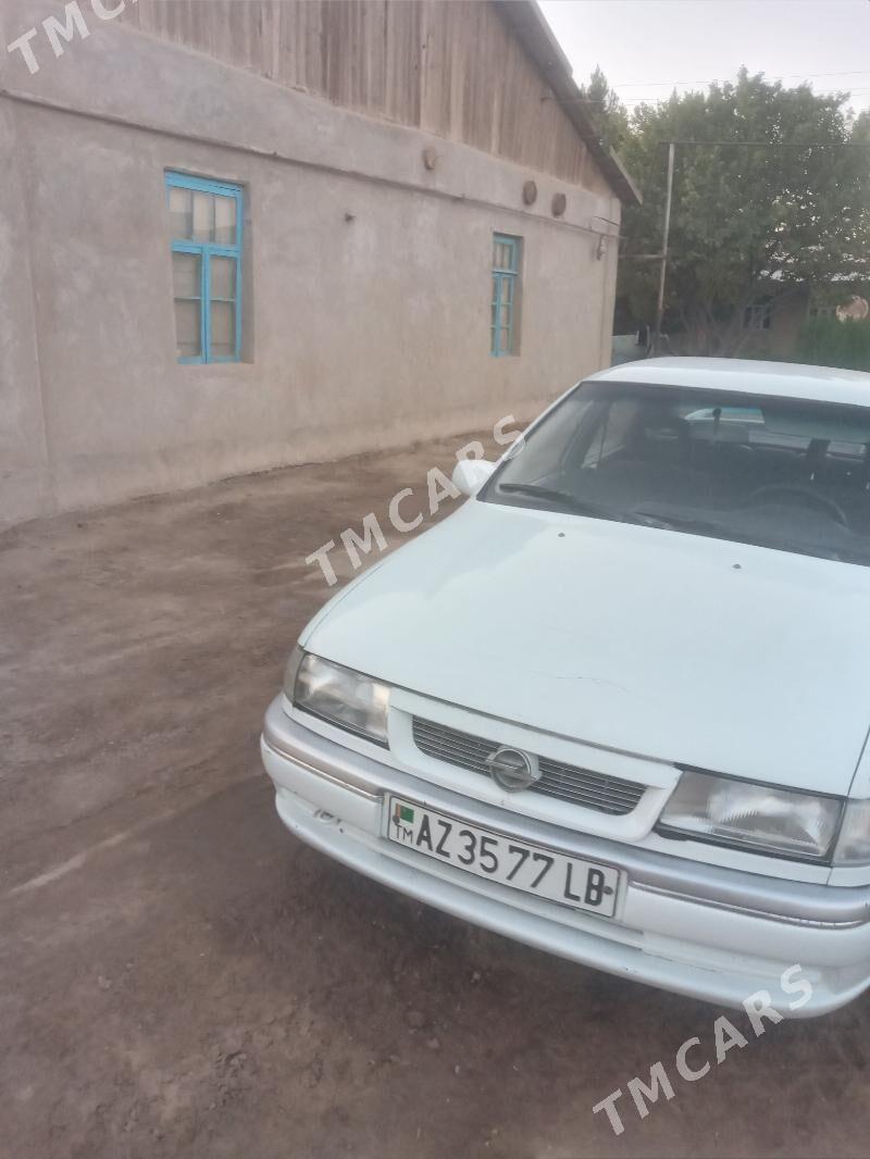 Opel Vectra 1992 - 30 000 TMT - Фарап - img 4