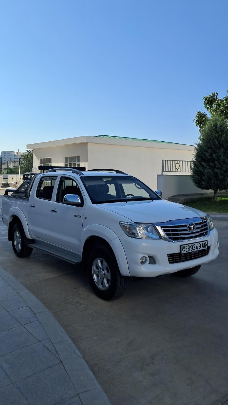 Toyota Hilux 2012 - 285 000 TMT - Aşgabat - img 10