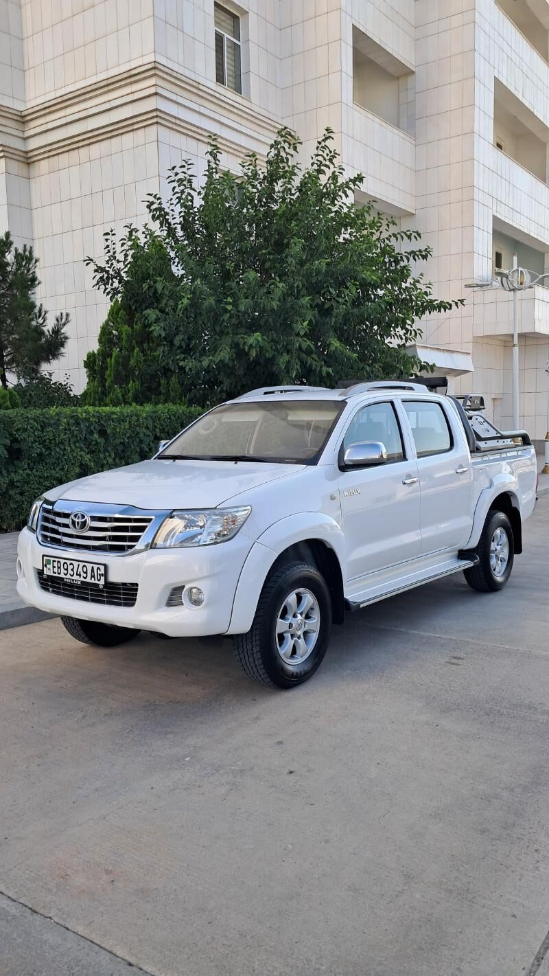 Toyota Hilux 2012 - 285 000 TMT - Aşgabat - img 4