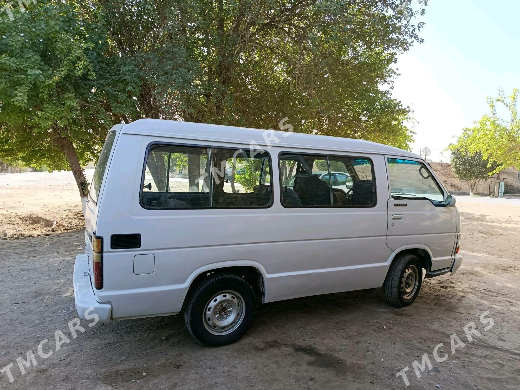 Toyota Hiace 1988 - 35 000 TMT - Мургап - img 4