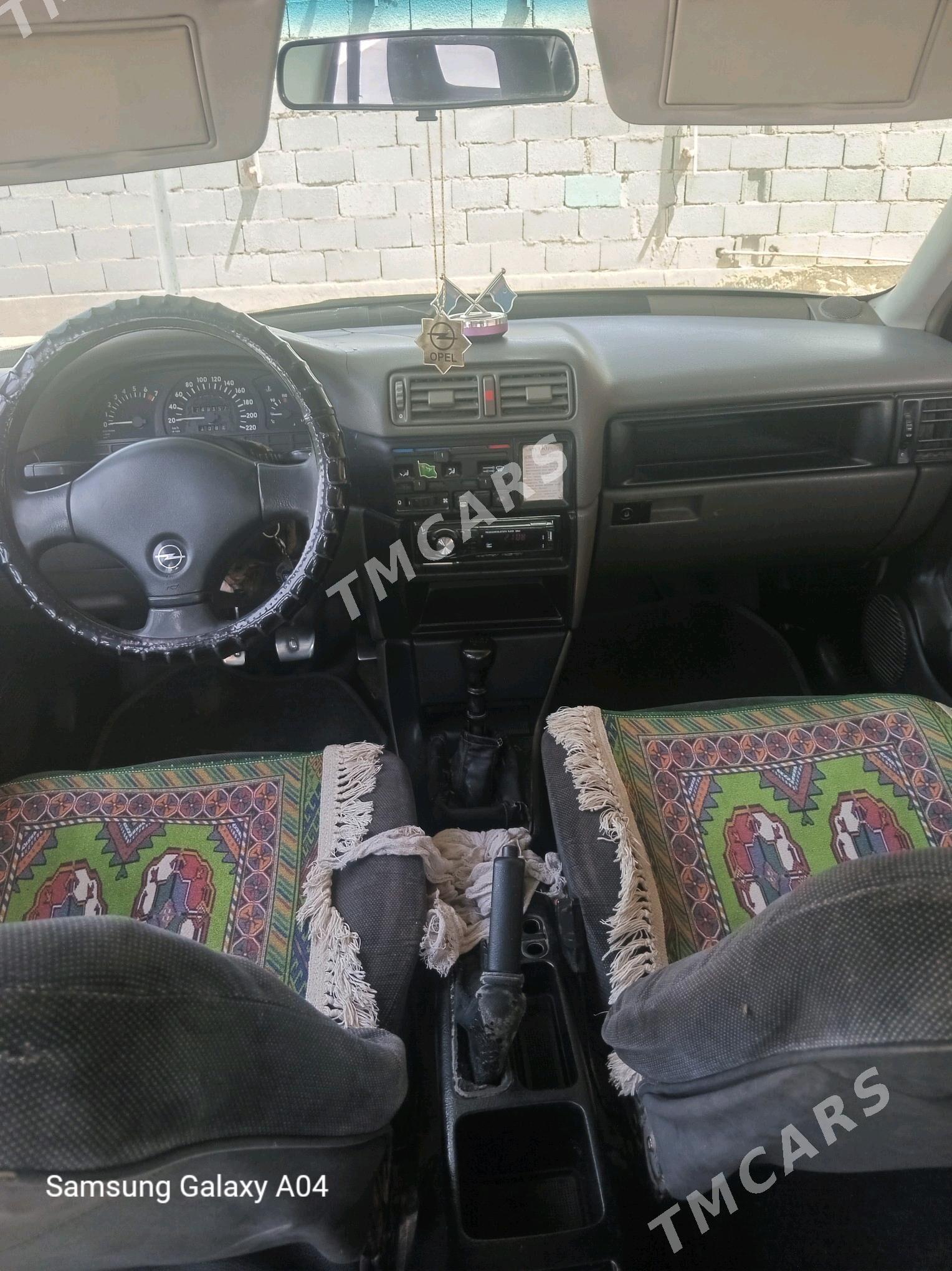 Opel Vectra 1991 - 27 000 TMT - Бахарден - img 2