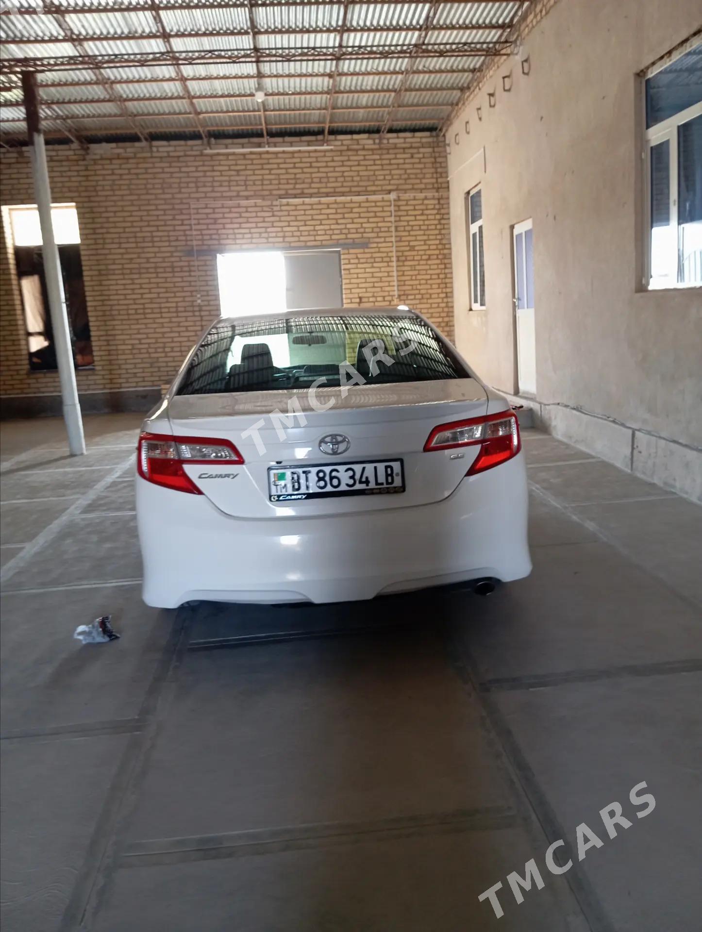 Toyota Camry 2014 - 240 000 TMT - Farap - img 2