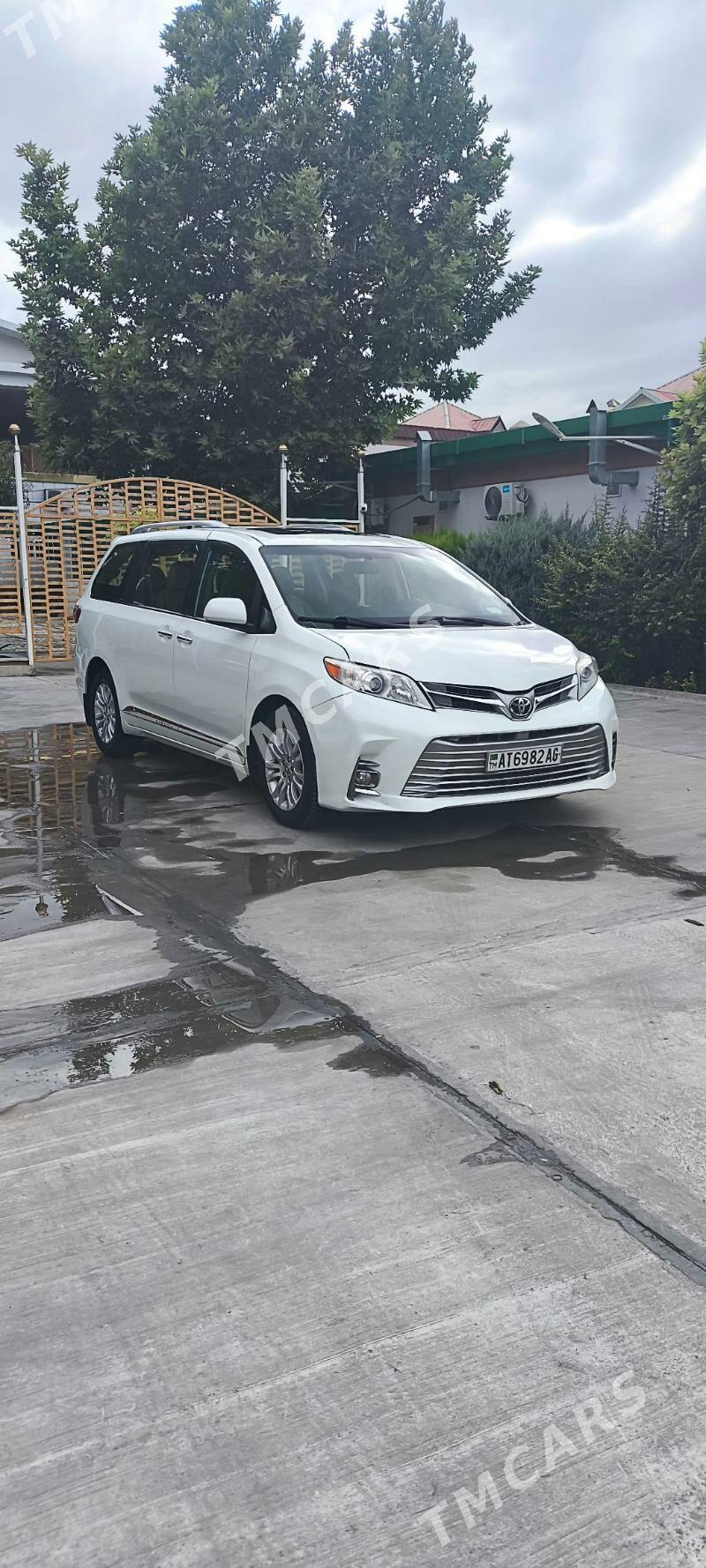Toyota Sienna 2018 - 420 000 TMT - Aşgabat - img 2