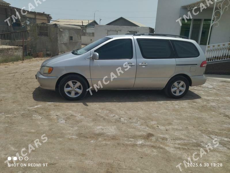 Toyota Sienna 2002 - 162 000 TMT - Esenguly - img 3