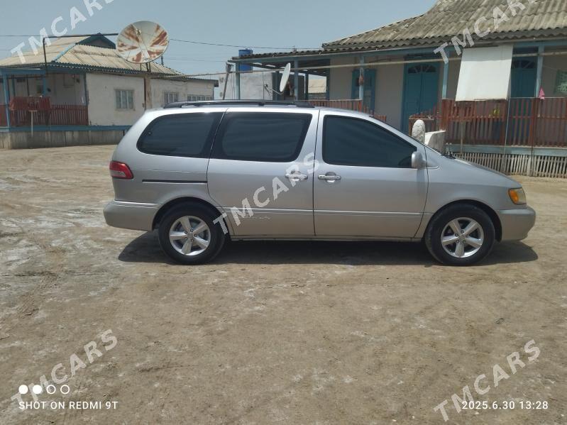 Toyota Sienna 2002 - 162 000 TMT - Esenguly - img 4
