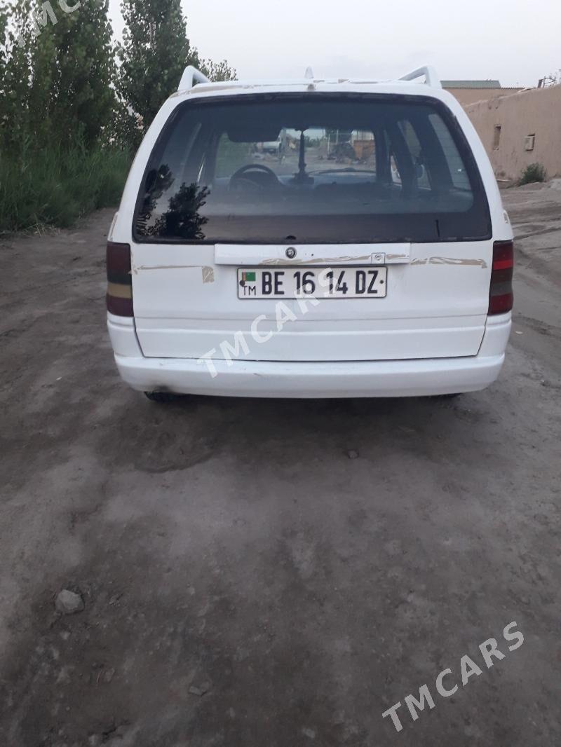 Opel Astra 1995 - 32 000 TMT - Гурбансолтан Едже - img 3