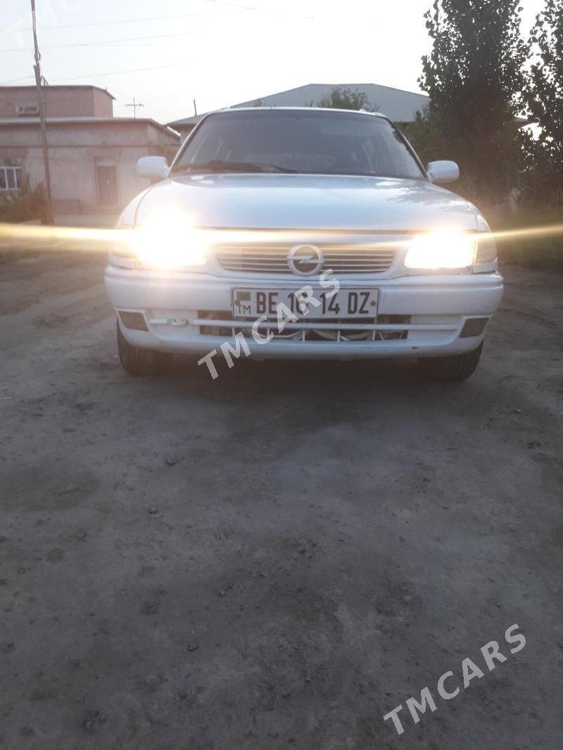 Opel Astra 1995 - 32 000 TMT - Гурбансолтан Едже - img 7