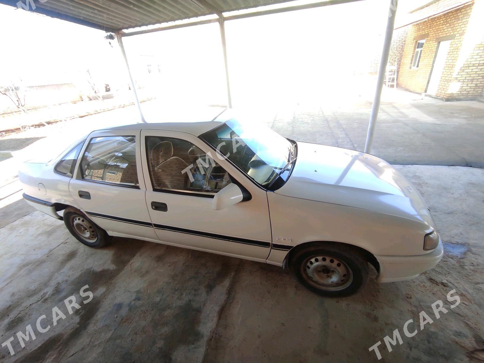 Opel Vectra 1990 - 28 000 TMT - Tejen - img 3