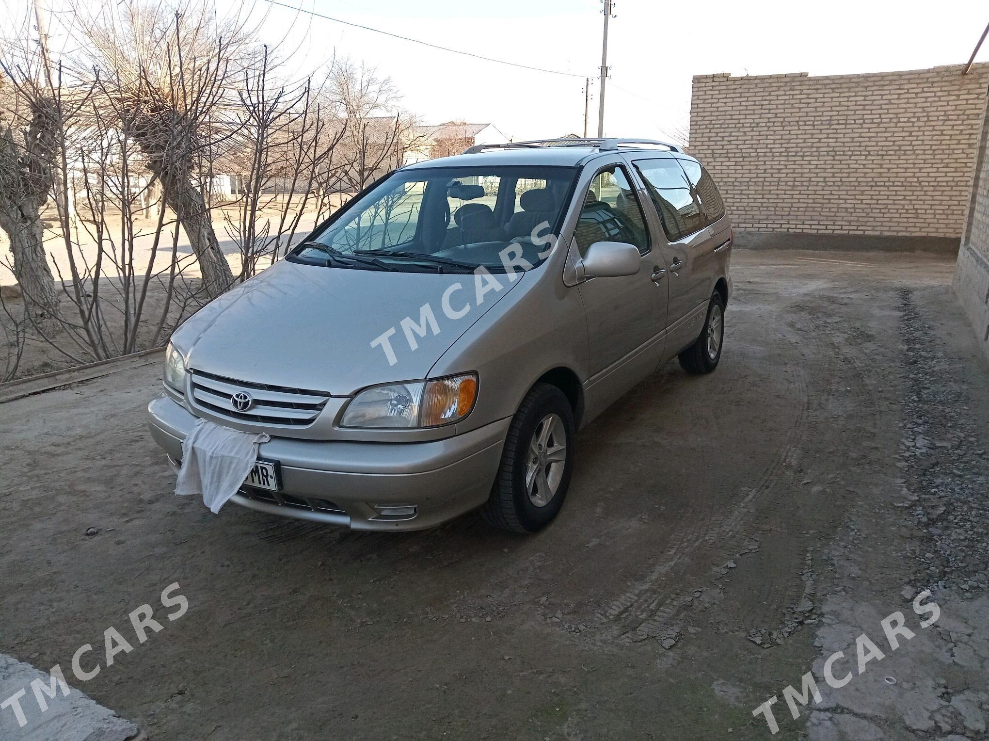 Toyota Sienna 2002 - 145 000 TMT - Baýramaly - img 3