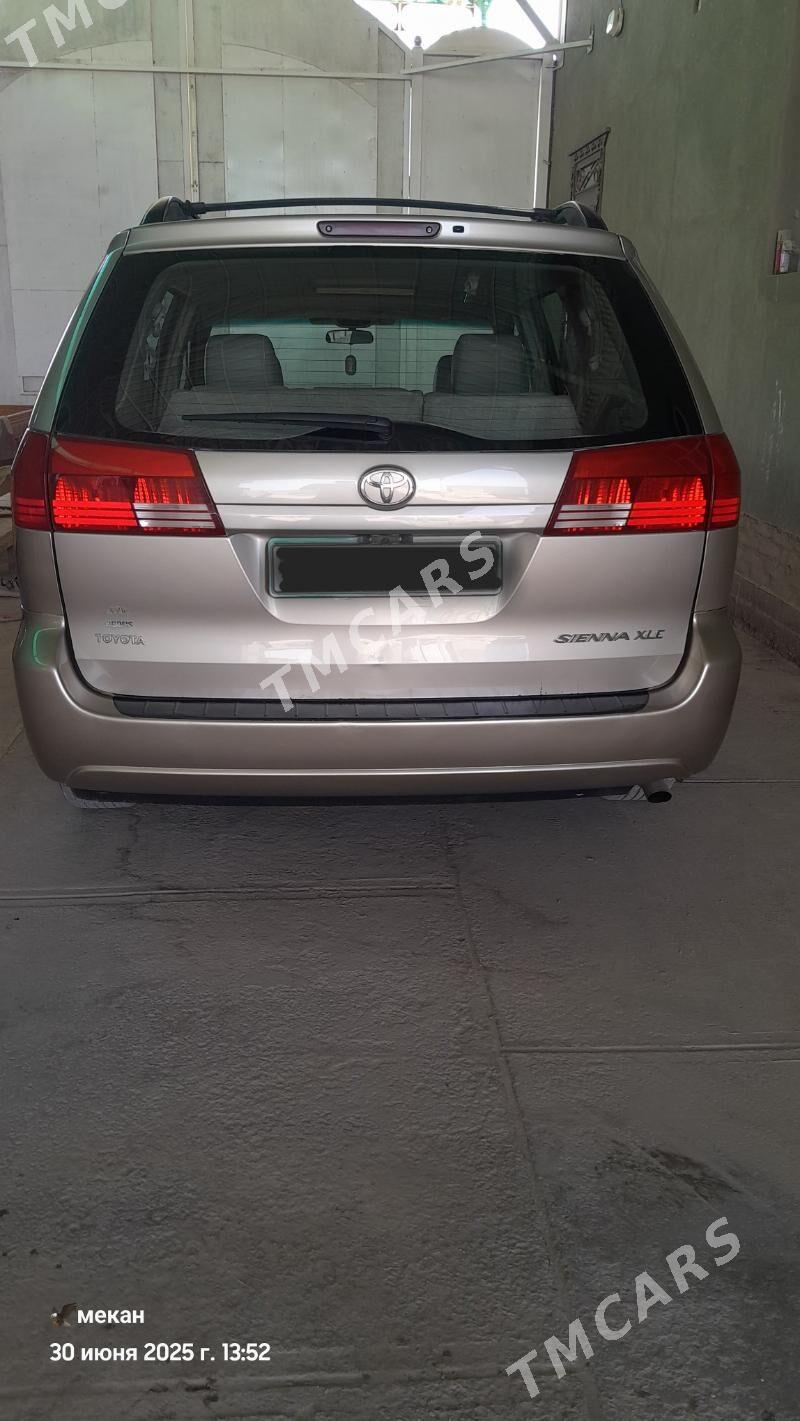 Toyota Sienna 2004 - 240 000 TMT - Гурбансолтан Едже - img 2
