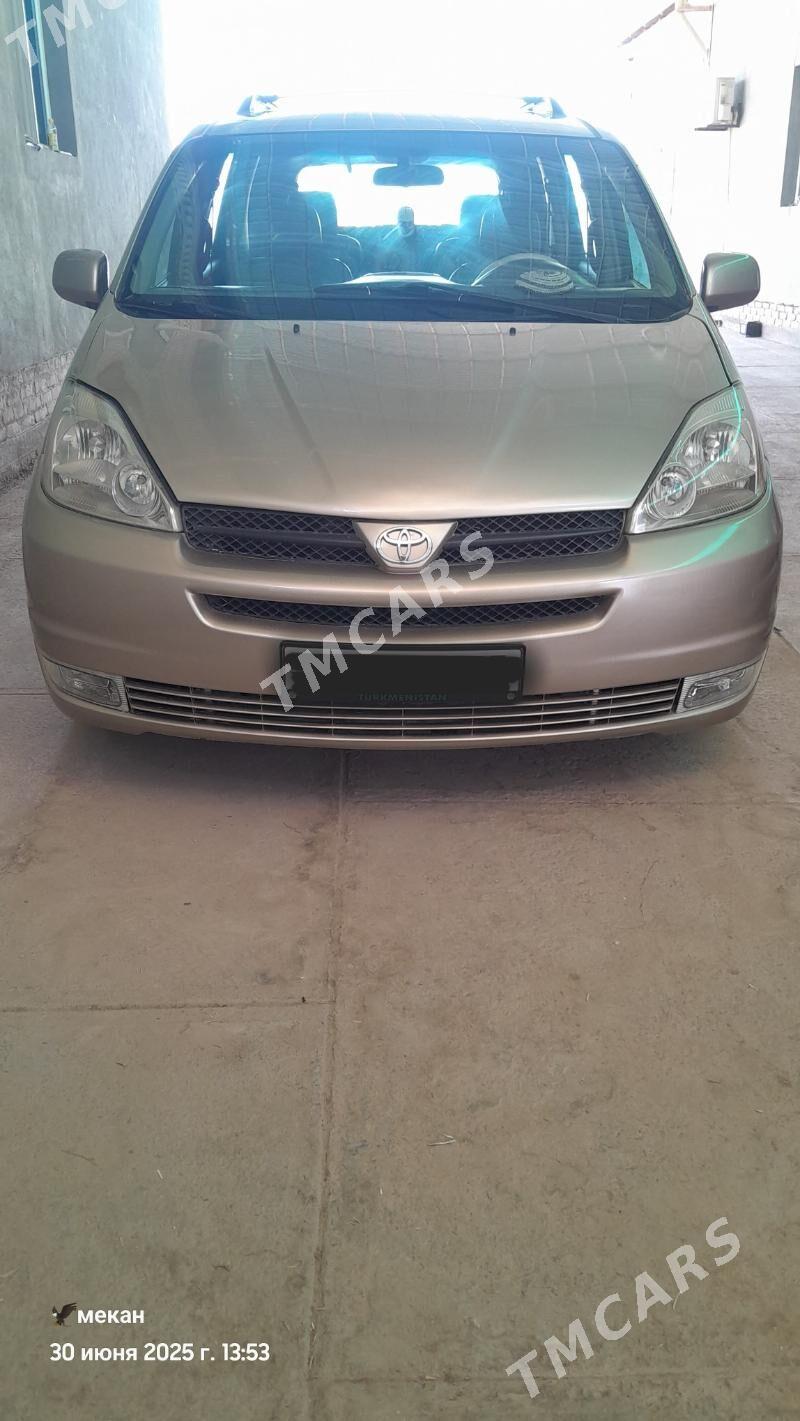 Toyota Sienna 2004 - 240 000 TMT - Гурбансолтан Едже - img 1