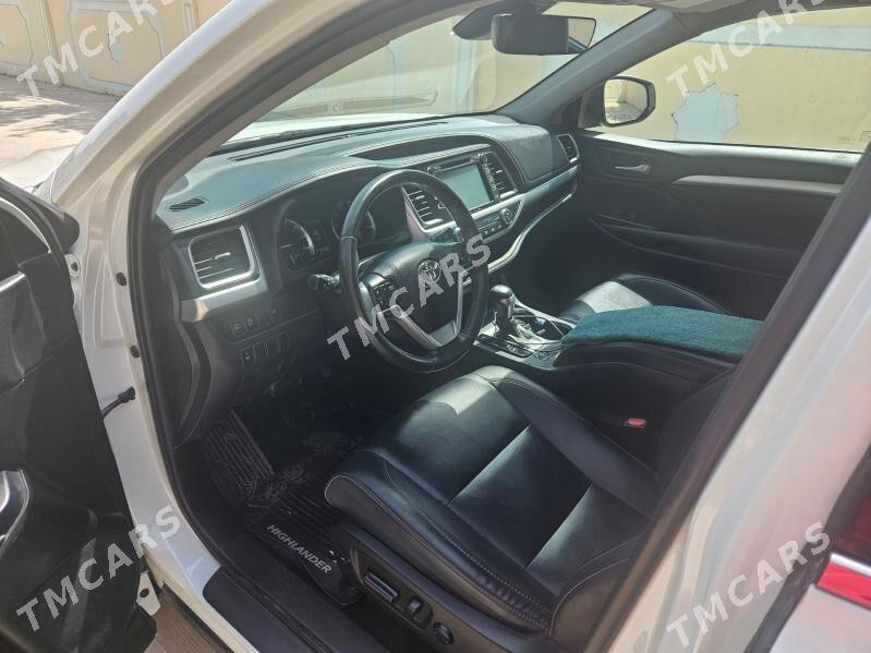 Toyota Highlander 2019 - 450 000 TMT - Baýramaly - img 8