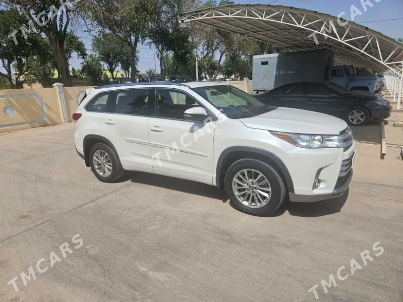 Toyota Highlander 2019 - 450 000 TMT - Baýramaly - img 4