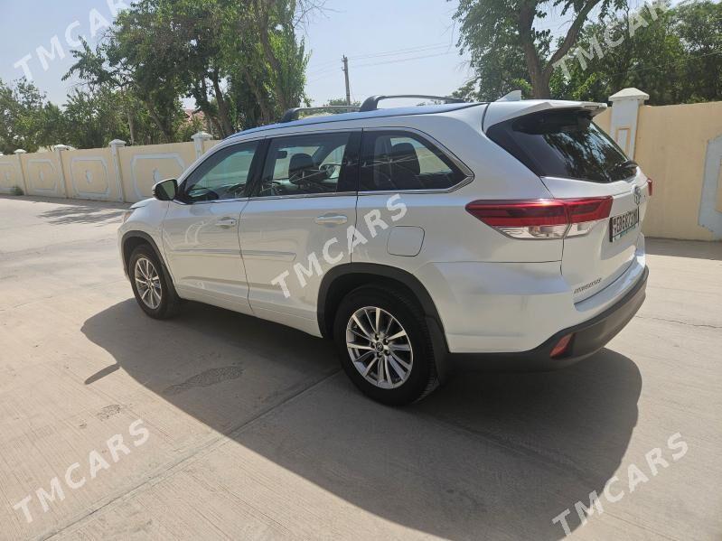 Toyota Highlander 2019 - 450 000 TMT - Baýramaly - img 6