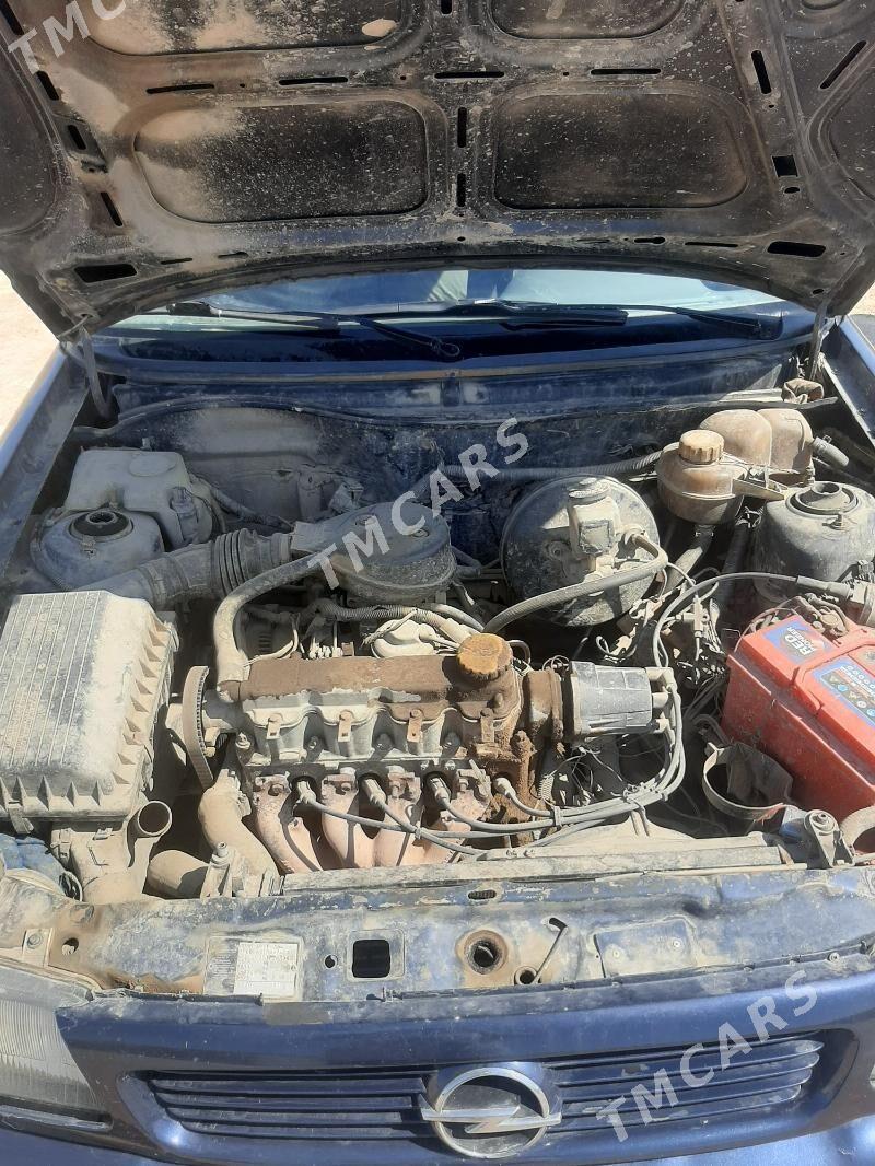Opel Astra 1993 - 26 000 TMT - Губадаг - img 9