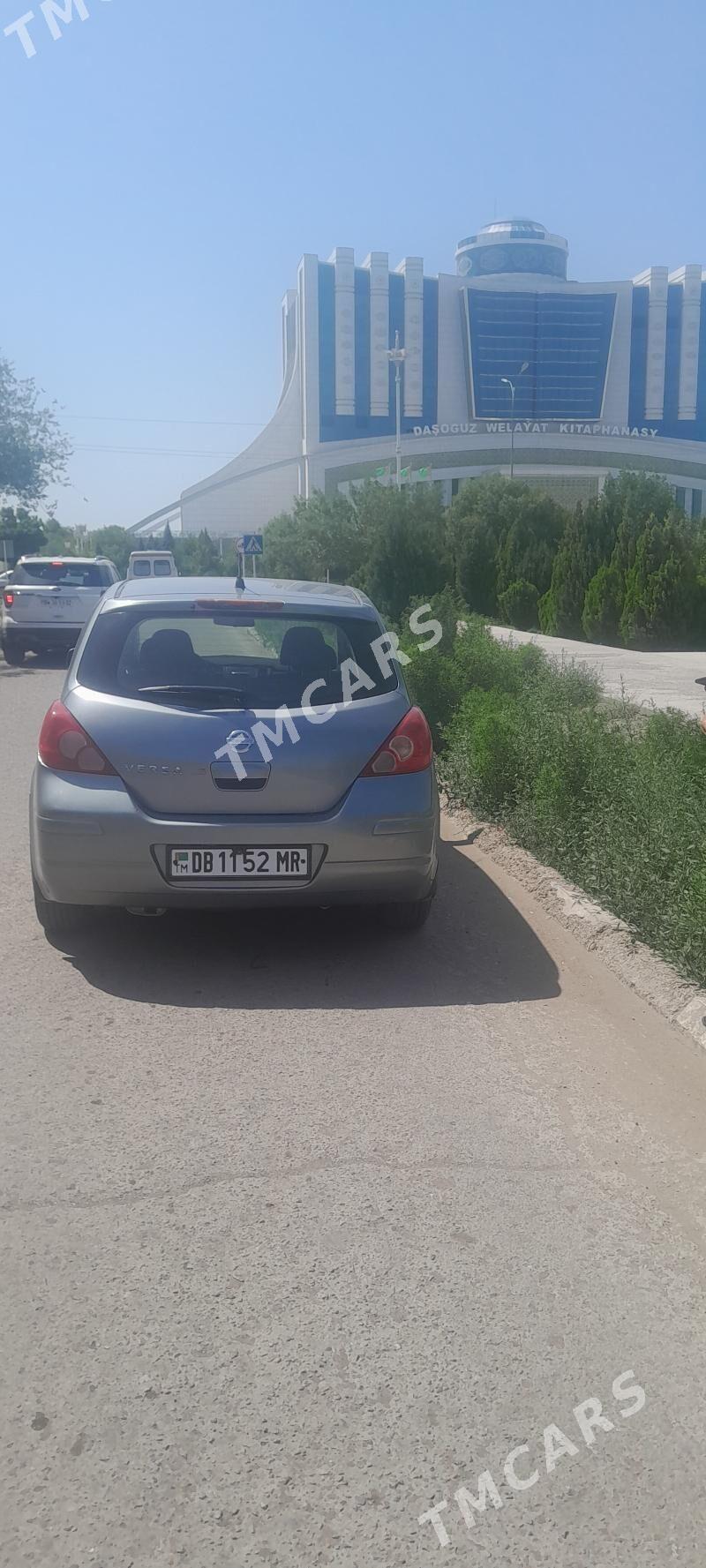 Nissan Versa 2009 - 100 000 TMT - Mary - img 2