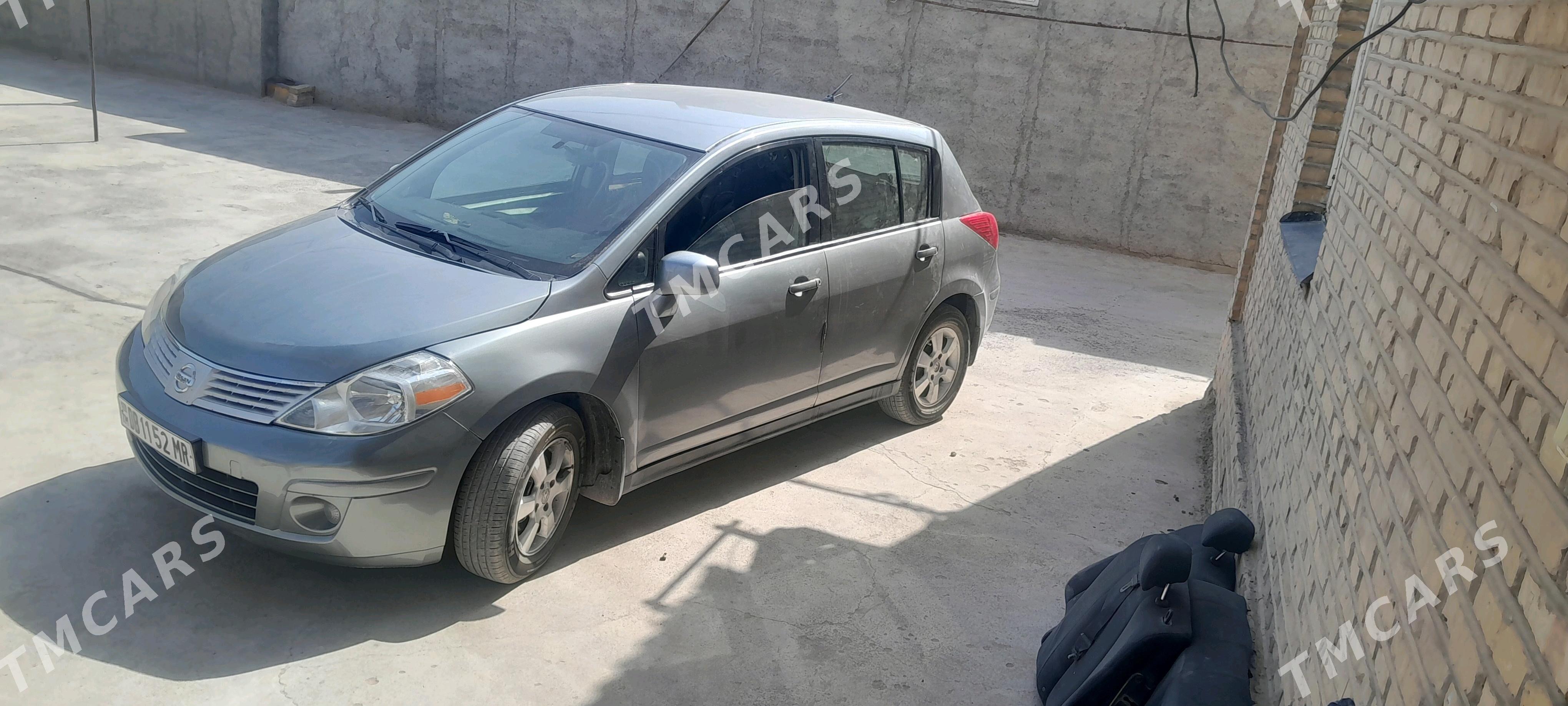 Nissan Versa 2009 - 100 000 TMT - Mary - img 4