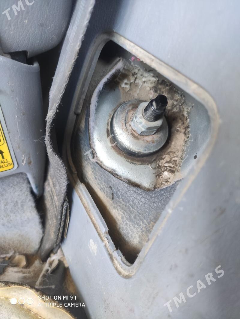 Toyota Sienna 2002 - 160 000 TMT - Farap - img 10