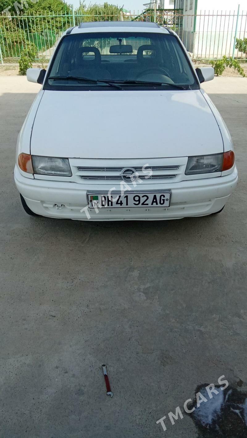 Opel Astra 1992 - 39 000 TMT - Тязе заман - img 3