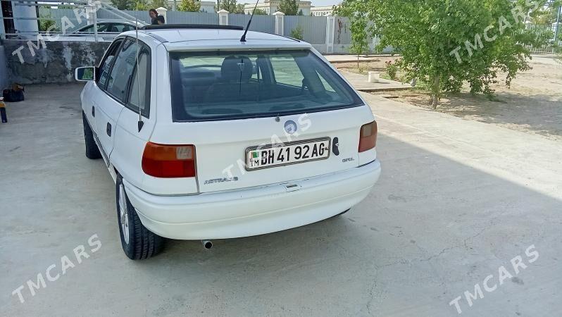 Opel Astra 1992 - 39 000 TMT - Тязе заман - img 4