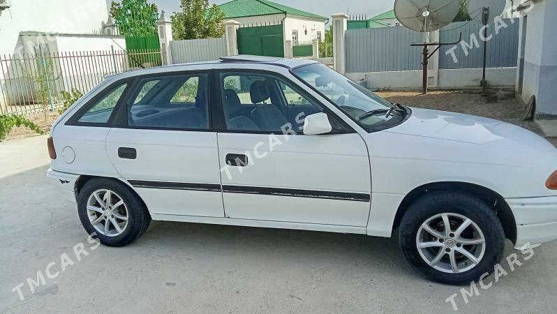 Opel Astra 1992 - 39 000 TMT - Тязе заман - img 9