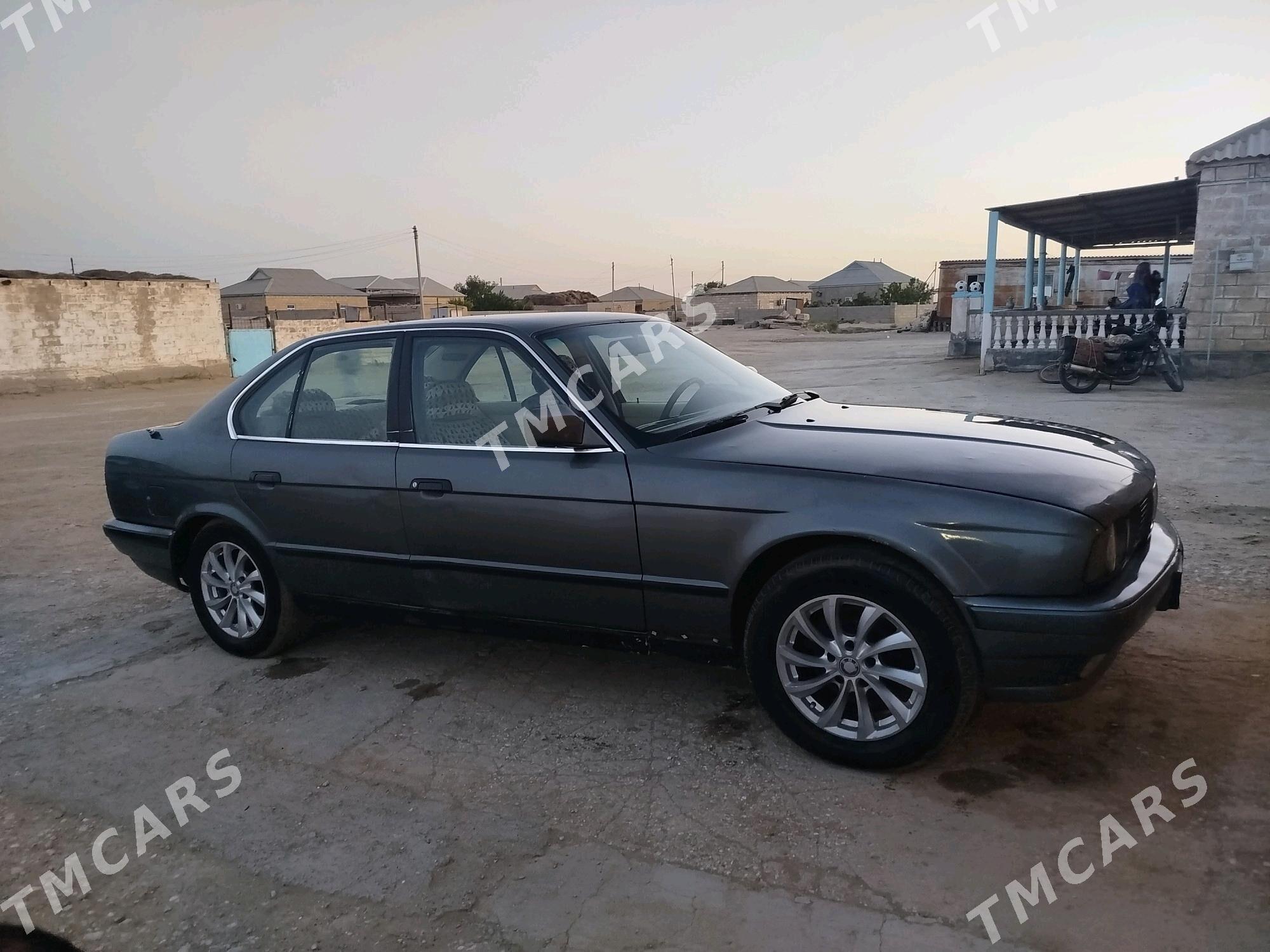 BMW 525 1989 - 35 000 TMT - Gumdag - img 3