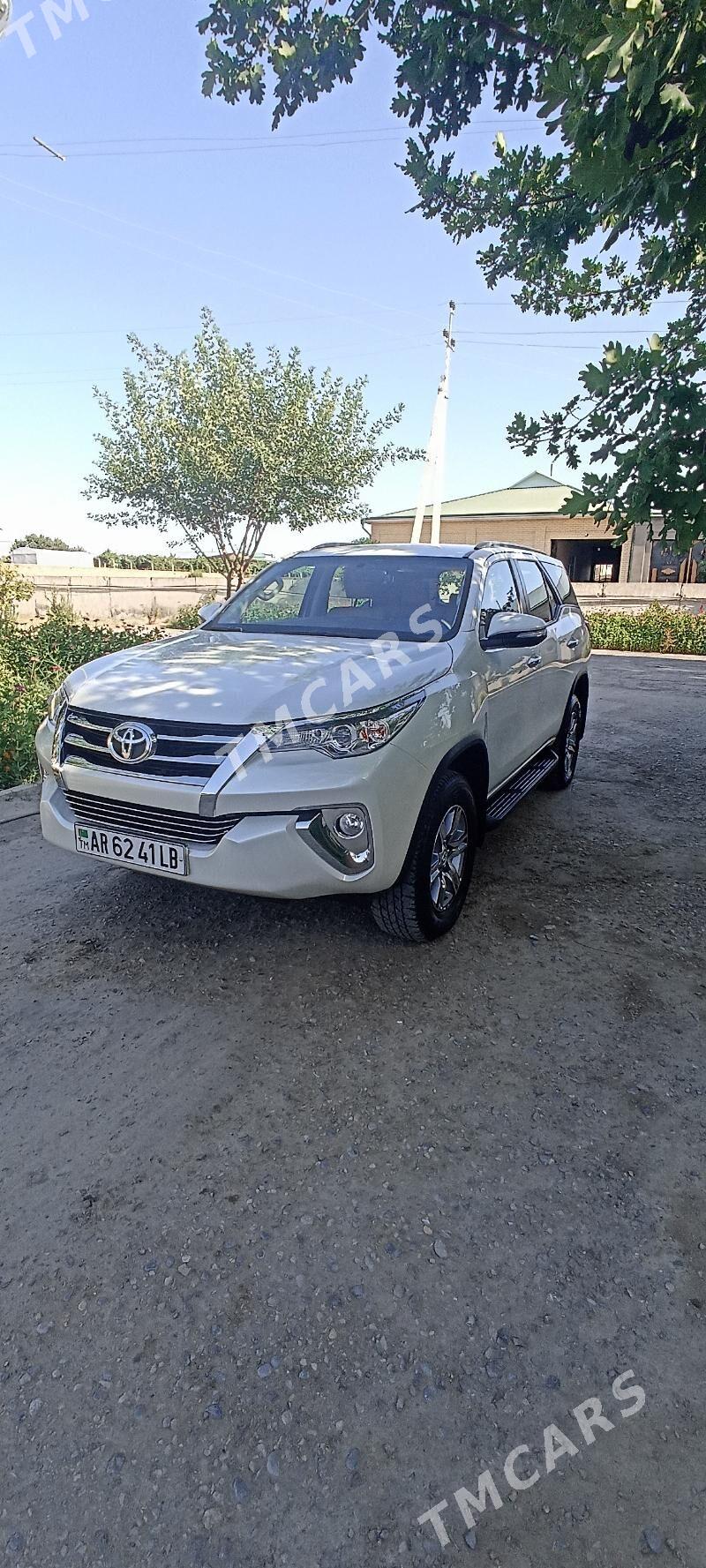 Toyota Fortuner 2016 - 600 000 TMT - Туркменабат - img 4