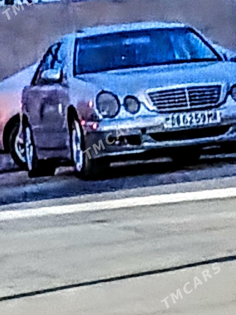 Mercedes-Benz E320 2001 - 82 000 TMT - Байрамали - img 4
