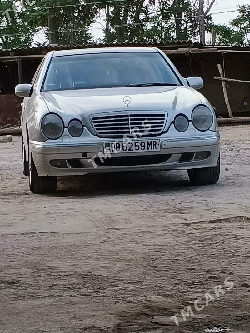 Mercedes-Benz E320 2001 - 82 000 TMT - Байрамали - img 9