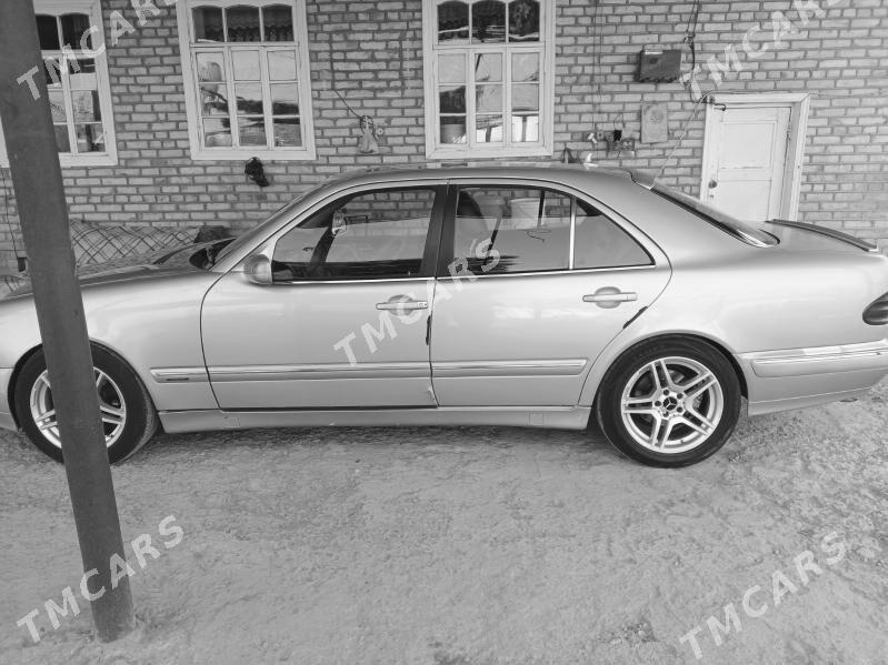 Mercedes-Benz E320 2001 - 82 000 TMT - Байрамали - img 10