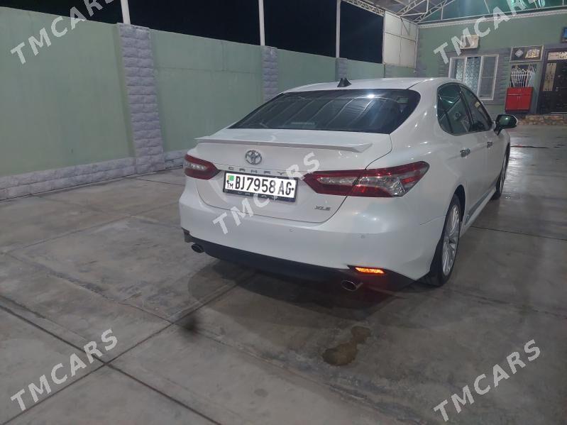 Toyota Camry 2018 - 310 000 TMT - Büzmeýin - img 8