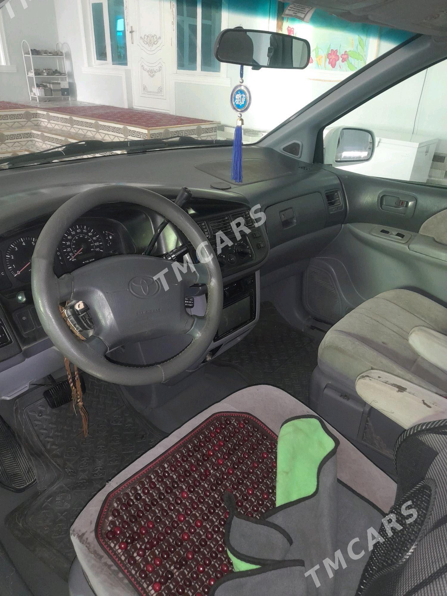 Toyota Sienna 1999 - 135 000 TMT - Halaç - img 5
