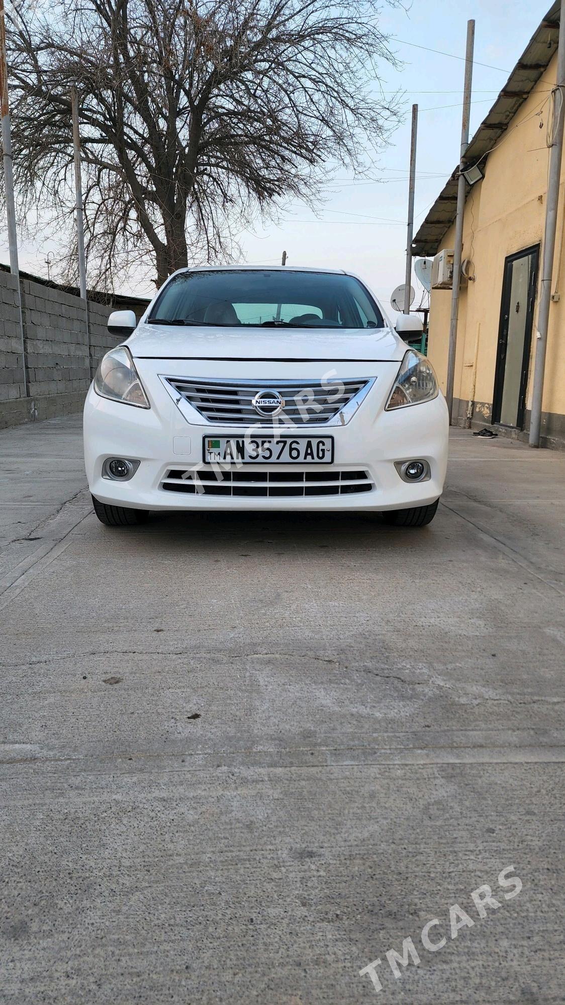 Nissan Versa 2011 - 122 000 TMT - Ашхабад - img 4