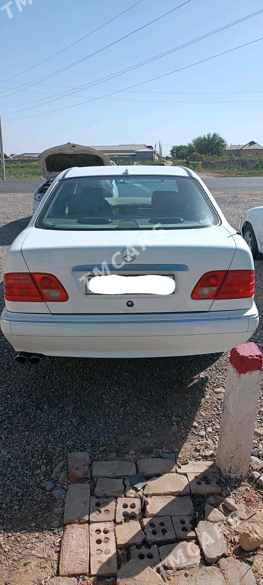 Mercedes-Benz E320 1999 - 90 000 TMT - Мары - img 2