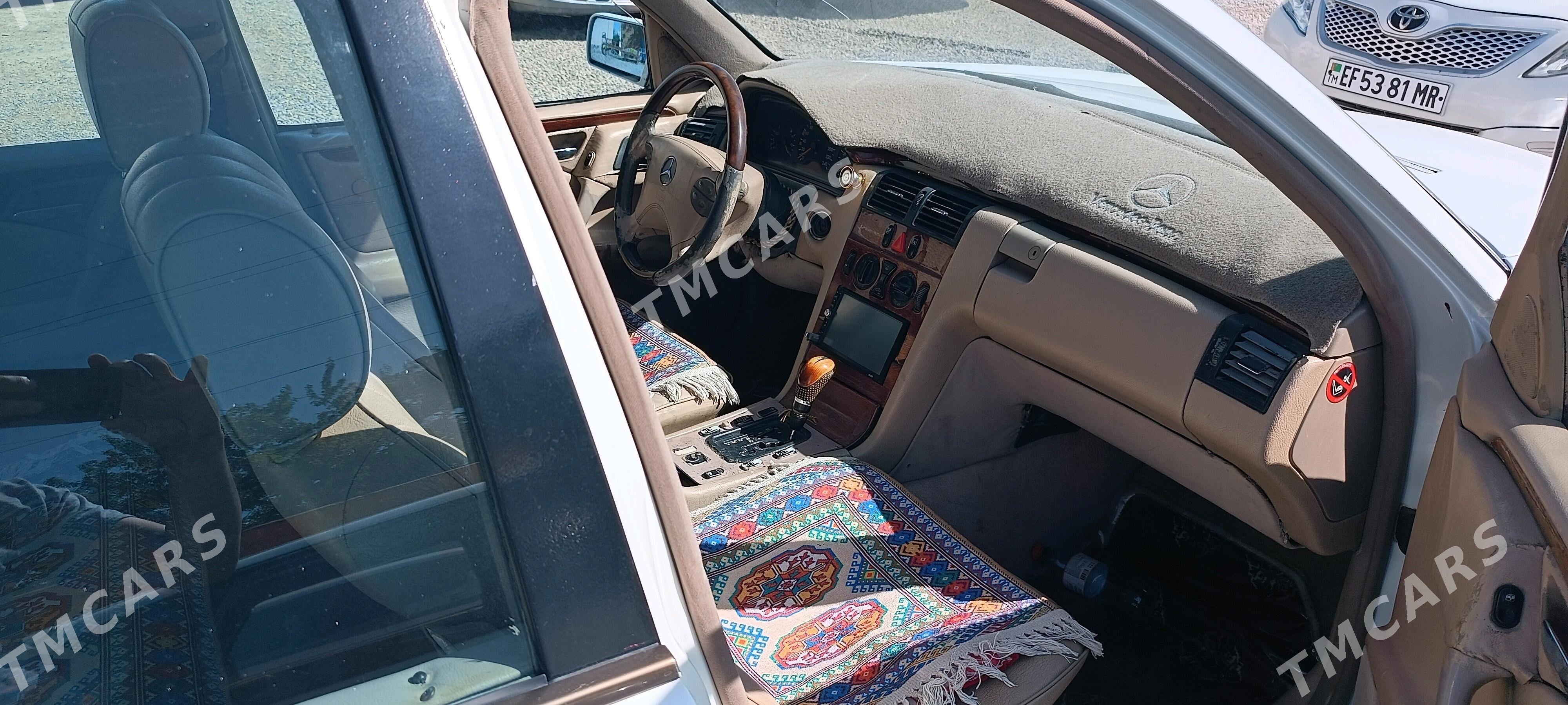 Mercedes-Benz E320 1999 - 90 000 TMT - Мары - img 4