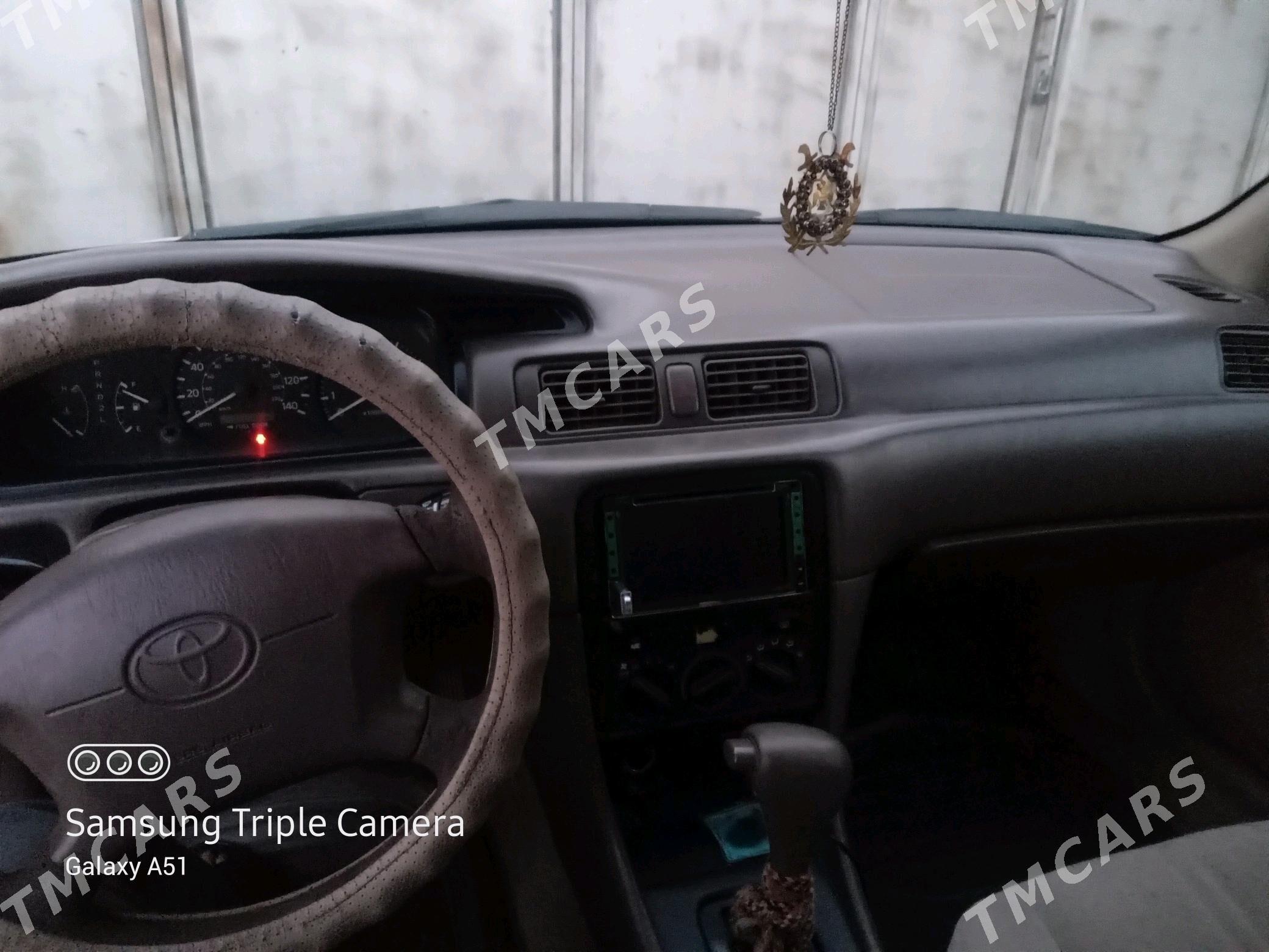 Toyota Camry 2000 - 135 000 TMT - Halaç - img 4
