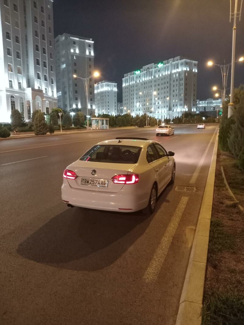 Volkswagen Jetta 2010 - 125 000 TMT - Aşgabat - img 8
